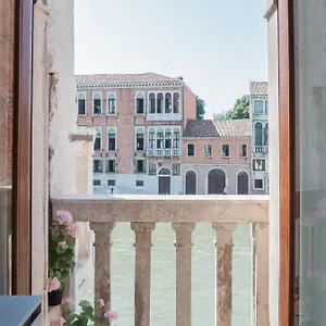 luxury-apartment-on-grand-canal-2.hotelinveneto.com/