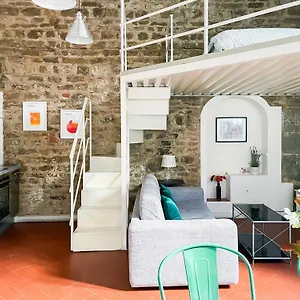 https://lovely-apartment-near-piazza-della-signoria.it-tuscanyhotel.com